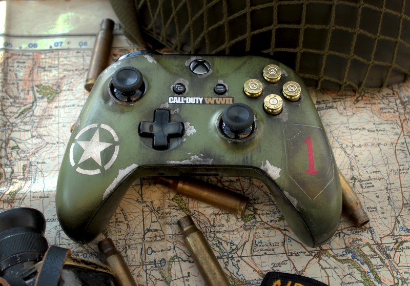 Xbox One COD WW2-Complete controller.